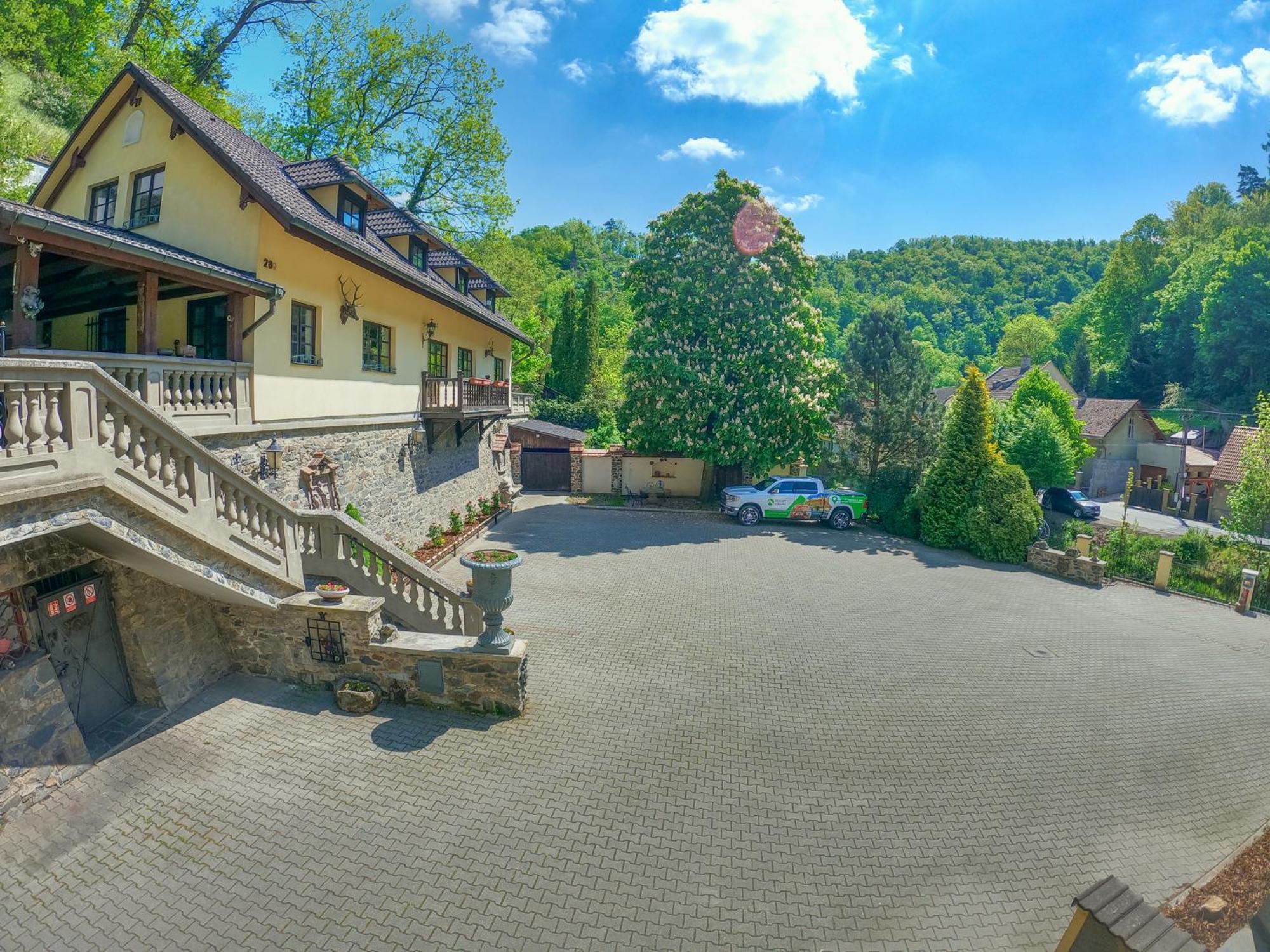 Resort U Jelena Křivoklát Dış mekan fotoğraf