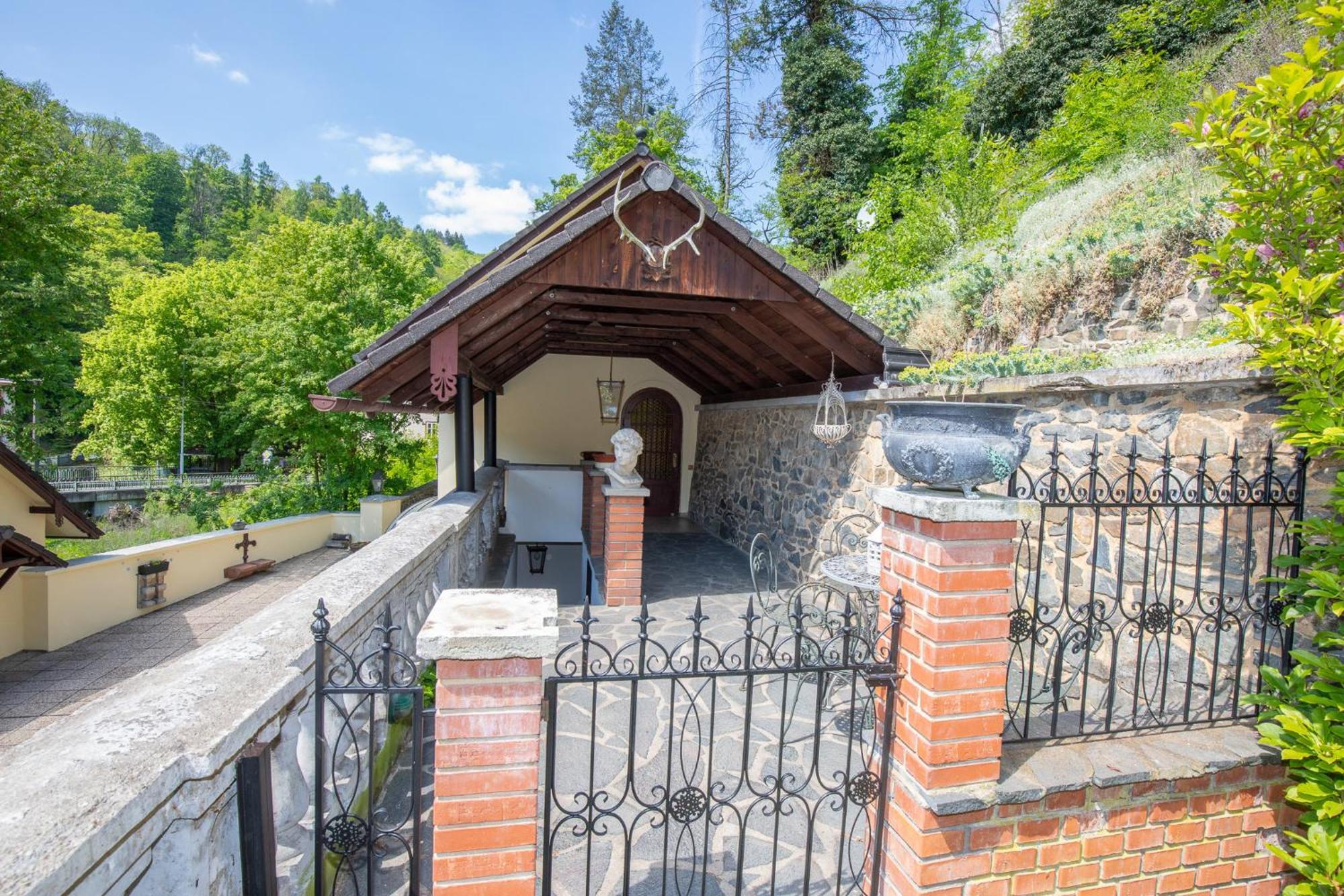 Resort U Jelena Křivoklát Dış mekan fotoğraf
