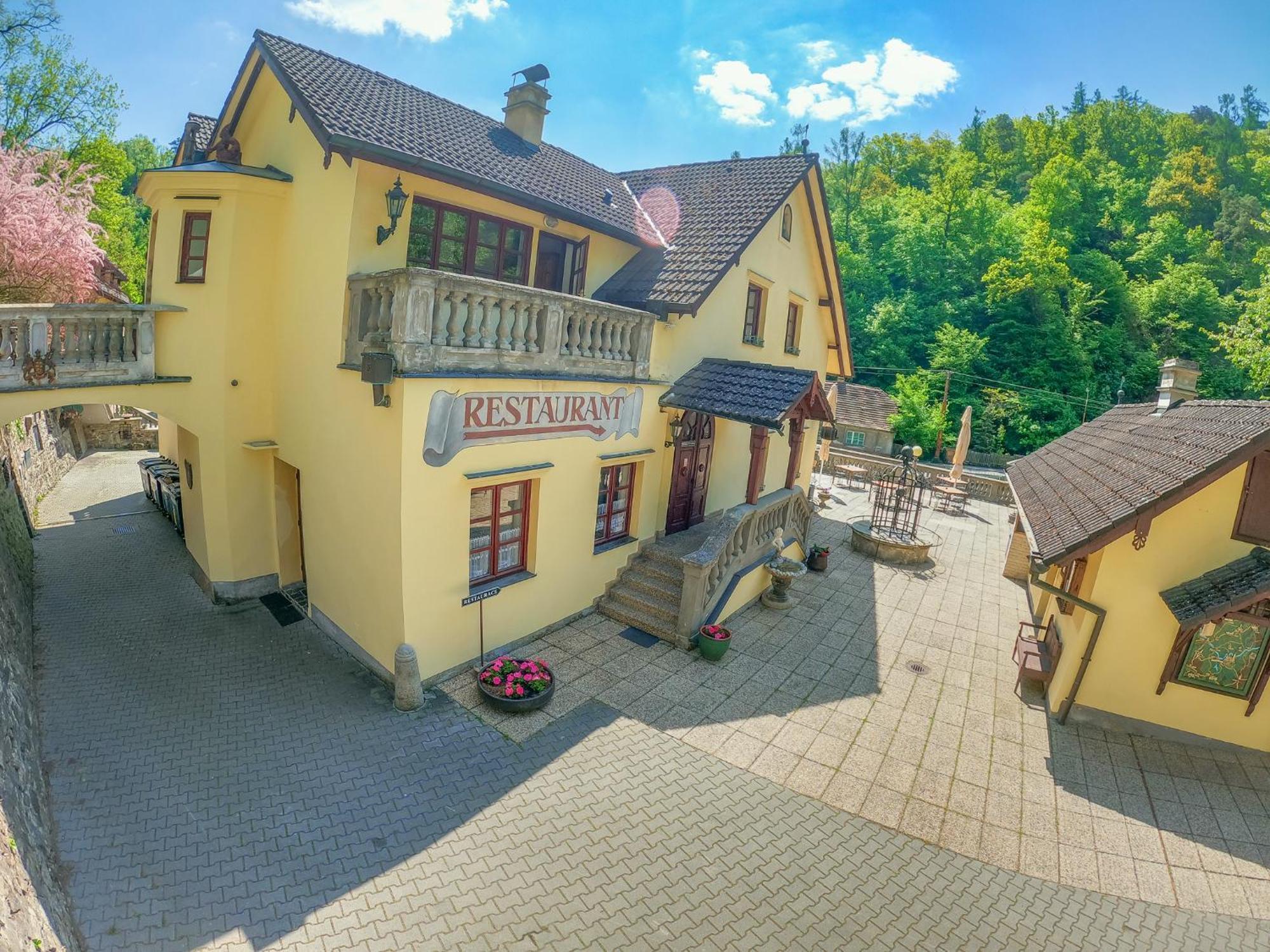 Resort U Jelena Křivoklát Dış mekan fotoğraf